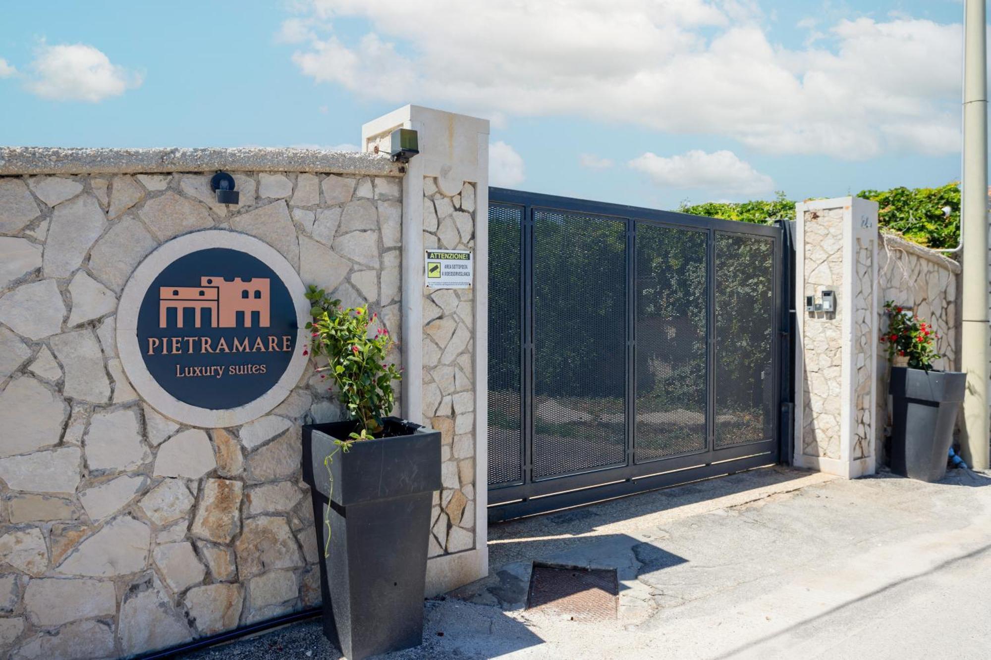 باري Pietramare Luxury Suites المظهر الخارجي الصورة